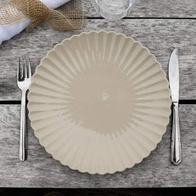Storefactory Scandinavia Servírovací talíř Flora Beige 26 cm