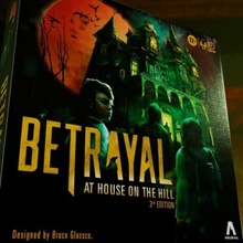 Asmodee Betrayal At House On the Hill: 3. Edition