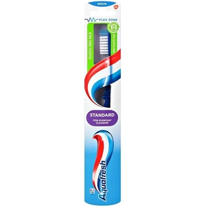 Aquafresh Standard Flex Zone Medium четка за зъби