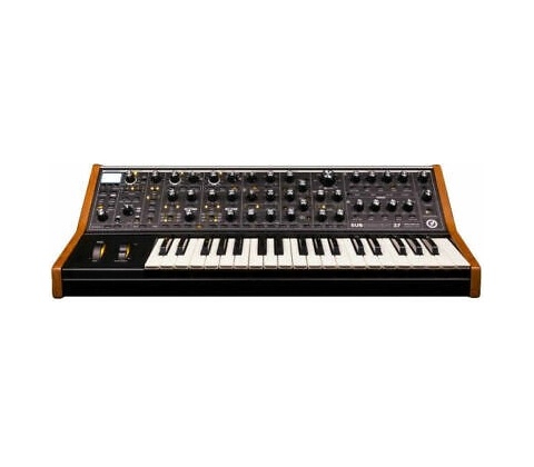 Moog SUB 37