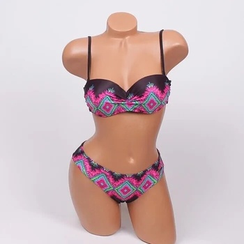 Image 1 of Бански в черен цвят с цветен десен - чашка В