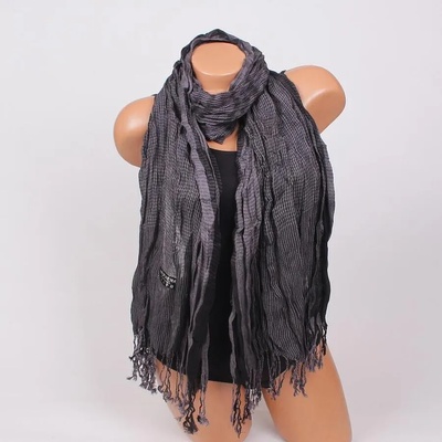 Двуцветен шал с пепитен десен в черно и тъмносиво