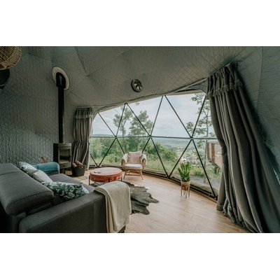 Úžasný Glamping u oveček na venkově jižní Moravy s moderním komfortem, vířivkou i saunou na 2 noci