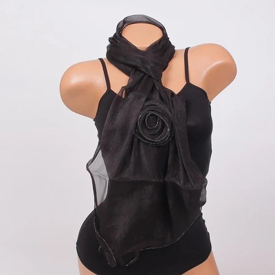 Стилен шал в черно с ламе и цвете