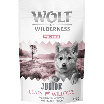 Little Wolf of Wilderness Snack Wild Bites Junior Leafy Willows Teľacie & kuracie 180 g