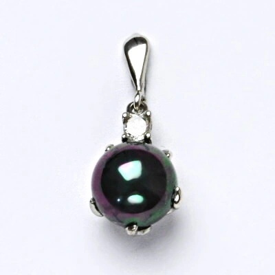 Čištín Stříbrný přívěsek černá um. perla s perleťovým leskem P 1190 22