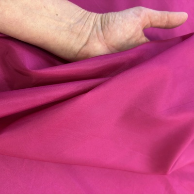 Magenta taft, synt. vlákna