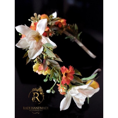 Radi handmade Шарена диадема с орхидей и оранжеви маргаритки (606)