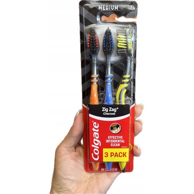 Colgate Zig Zag Charcoal zubná kefka medium 3 ks