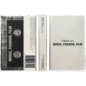 Warner Charli XCX: Music, Fashion, Film - MC (096391)
