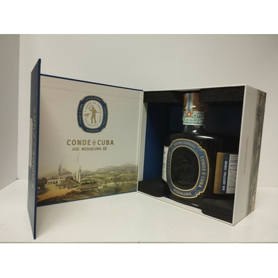 Conde de Cuba Medialuna 40% 0,7 l (karton)