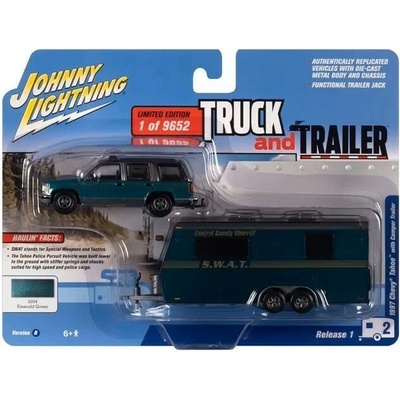 Sada Chevrolet Tahoe 1997 + přívěs Policejní 1:64 Johnny Lightning