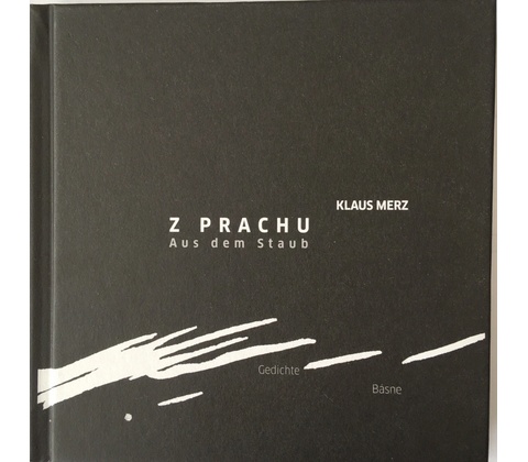 Z prachu / Aus dem Staub