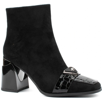 Черни велурени дамски боти на ток ЕЛИЗА