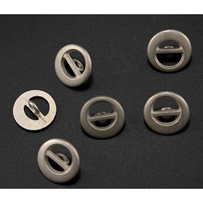 Kovový gombík so spodným prišitím - matná strieborná - priemer 1,5 cm