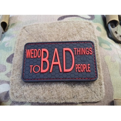 JACKETS TO GO Nášivka WE DO BAD THINGS plast ČERNÁ/ČERVENÁ
