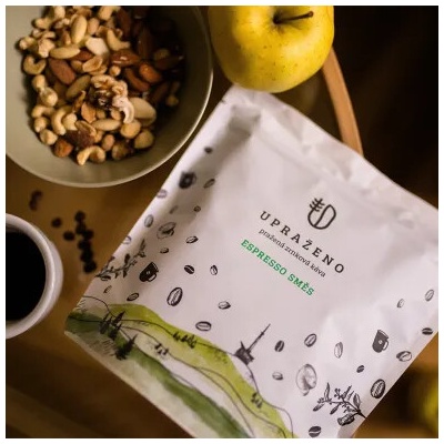 Upraženo káva Espresso směs 70 % Arabica 30 % Robusta zrnková 125 g