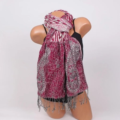 Шал в бордо с флорални мотиви, орнаменти и ламе