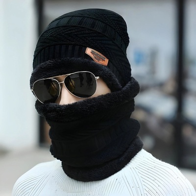 Čepice a tunel Černá