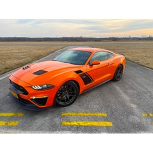 Jazda na Ford Mustang Roush v premávke a na letisku