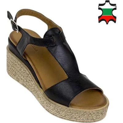 Български обувки Дамски сандали в черно на платформа с принт плитки 21344