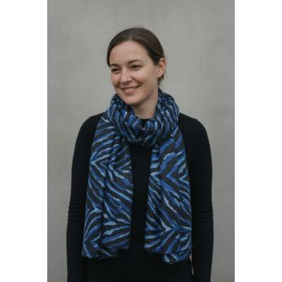 Helena Vera šátek se zvířecím vzorem modré