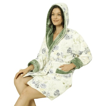 Дамски бял пухкав халат с рози