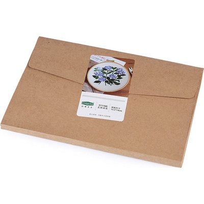 Stoklasa Vyšívací sada s předtištěným motivem 380637 1 fialové květy s listy 15x22cm