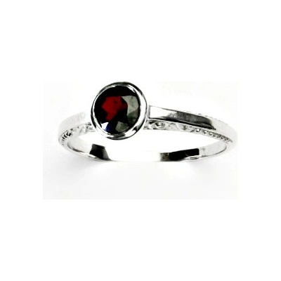 Čištín bílé zlato prstýnek s přírodním granátem T 1443