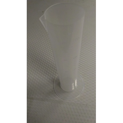 Odměrný válec 500 ml plastový