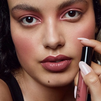 Und Gretel Organická veganská tekutá rtěnka KUS Mellow Mauve 03 2,5 ml