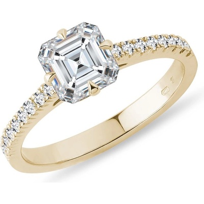 KLENOTA Luxusný prsteň asscher cut diamond zo zlata k0858013