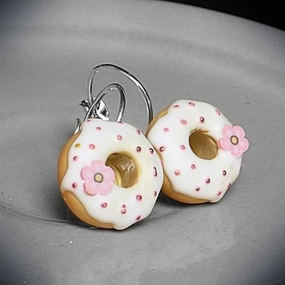 CircusMind sladké náušnice Fimo donuty s kytičkami S3103