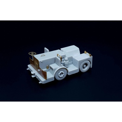 Brengun UK Tugmaster tractor Resin construction kit of UK deck tractor 1:72