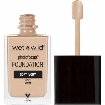 Wet n Wild Photo Focus zmatňujúci fluidný make-up Soft Ivory 30 ml
