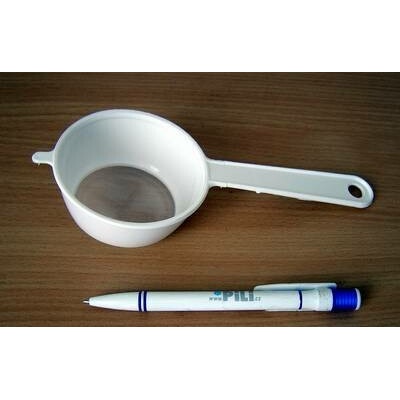 Sítko cedník plast 8 cm