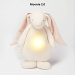 MOONIE 2.0: Приятелче за спокоен сън с нощна лампа и успокояващи звуци - ЗАЙО "powder (m-kpw2)
