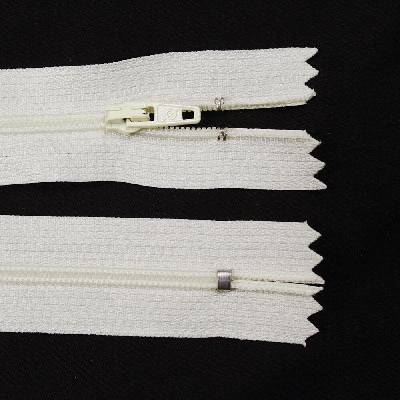Spirálový zip no.3 nerozepínací 35cm - více barev color: 503 off white