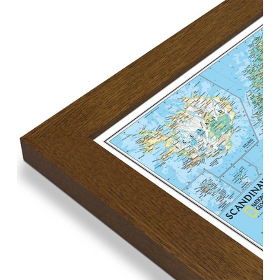 National Geographic Skandinávie a Island - nástěnná mapa Classic 60 x 75 cm Varianta: mapa v dřevěném rámu, Provedení: Pegi tmavý ořech