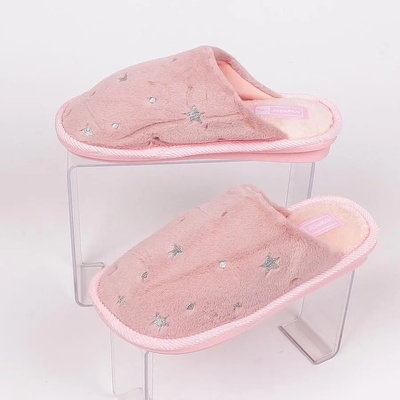 Пухкави пантофи в розов цвят със сребристи звезди