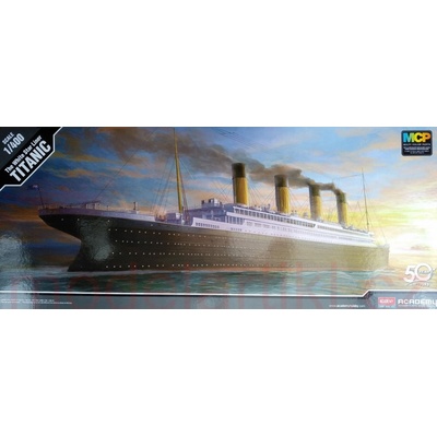 Academy The Star Liner Titanic Multi Color Parts bílá 1:400