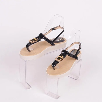 Дамски сандали в черно с тока