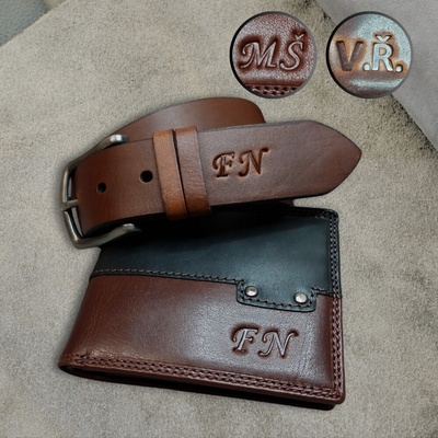 Luxusní hnědo-černá kožená peněženka a kožený pásek s možností personalizace ražbou monogramu + klíčenka s monogramem