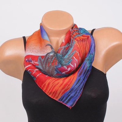 Модно дамско фишу с шарен десен и палми