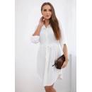 Šaty IT-16 so zapínaním na gombíky a zaväzovaním v páse Smetana