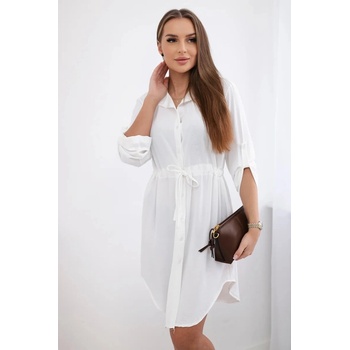 Šaty IT-16 so zapínaním na gombíky a zaväzovaním v páse Smetana