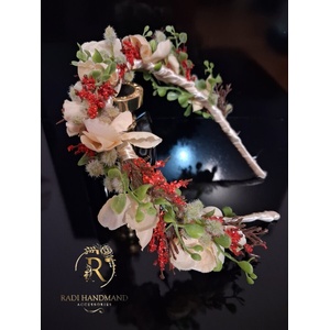 Radi handmade Диадема с бежави цветя и червена декорация (1025)