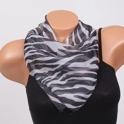 Модно фишу в черно и бяло