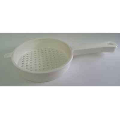 cedník d18cm na halušky-díry d 8mm-plast