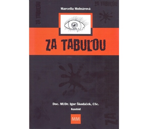 Za tabuľou